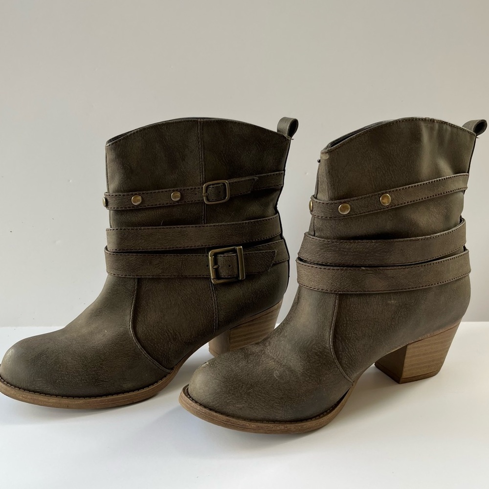 Harlot Western Style Short Boots
